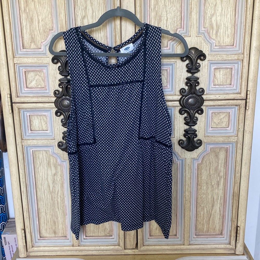 Sleeveless top